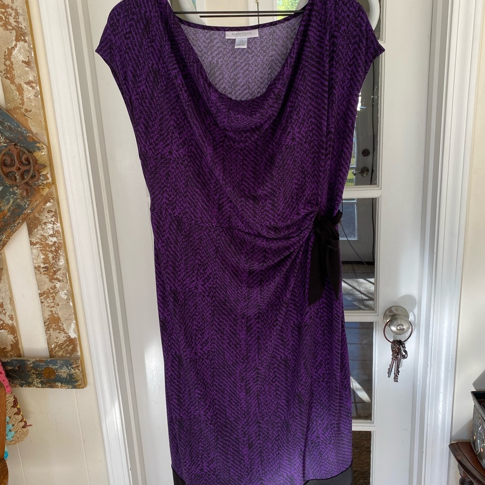 Motherhood Maternity Stretchy Dress Purple SS L